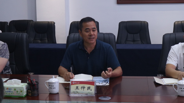 贺州学院校长助理王仲民介绍办学情况