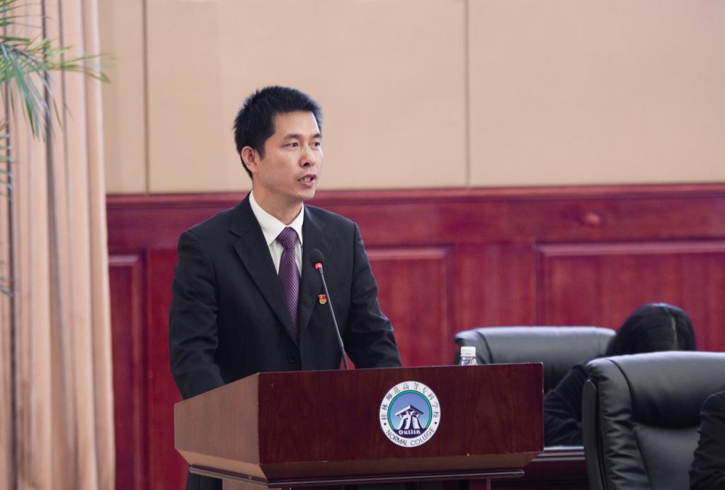 党委委员、副校长李辉在会上致辞