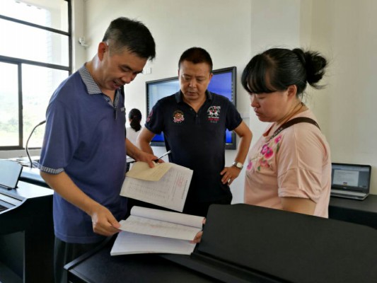 桂林市政府采购办到我校进行政府采购专项检查