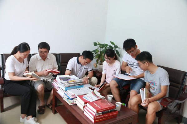 到资源县县志办、党史办查找桂师烈士事迹