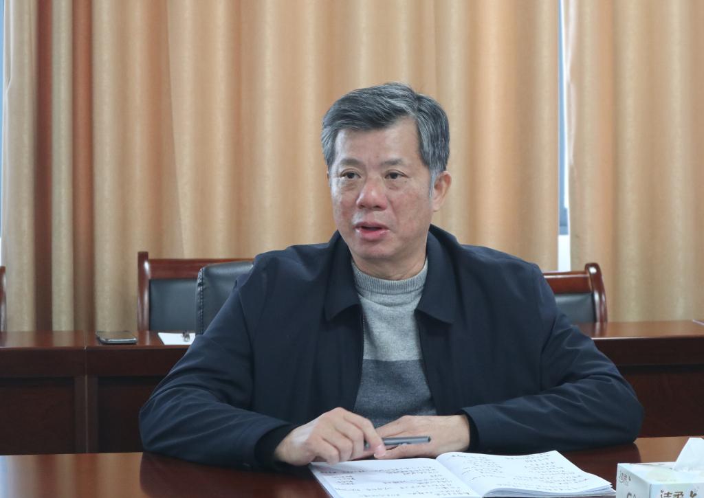 何红雨副校长主持会议并讲话