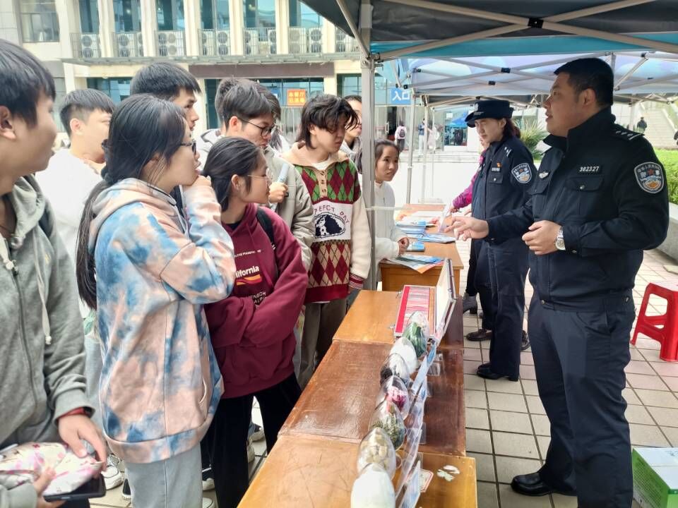 我校开展禁毒、防诈骗专项宣传活动