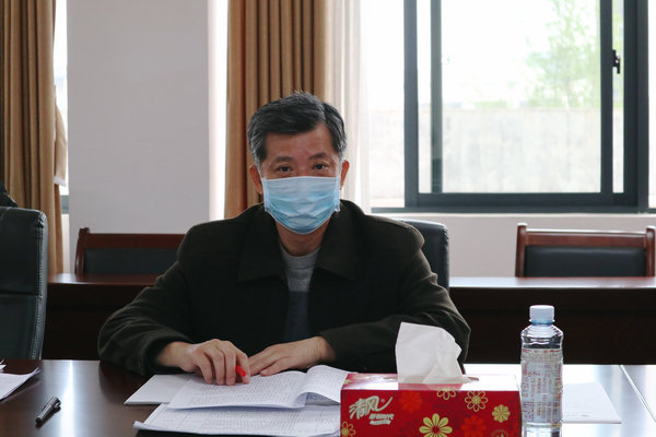 何红雨副校长出席会议并讲话