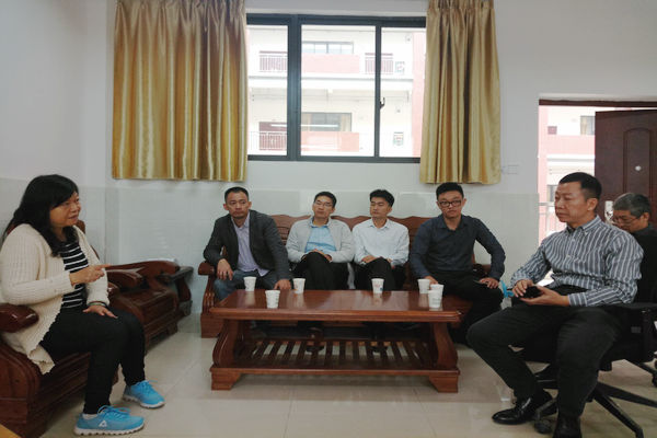 化学与药学系和深圳迈瑞领导洽谈